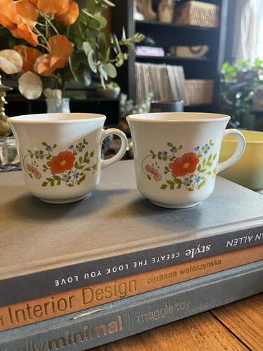 CorningWare Corelle Spring Meadow Flowers Coffee/Tea Cups-Set of 2 -VINTAGE 80's