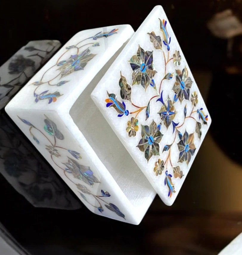 Vintage White Marble Semi MOP Stones Inlay 4"x3"x2" Jewelry Trinket Decor Box - Image 2 of 4