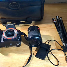 Sony Alpha a200 DSLR-A200 10.2MP camera w/ 18-70mm Lens, Bag, Tripod  Charger