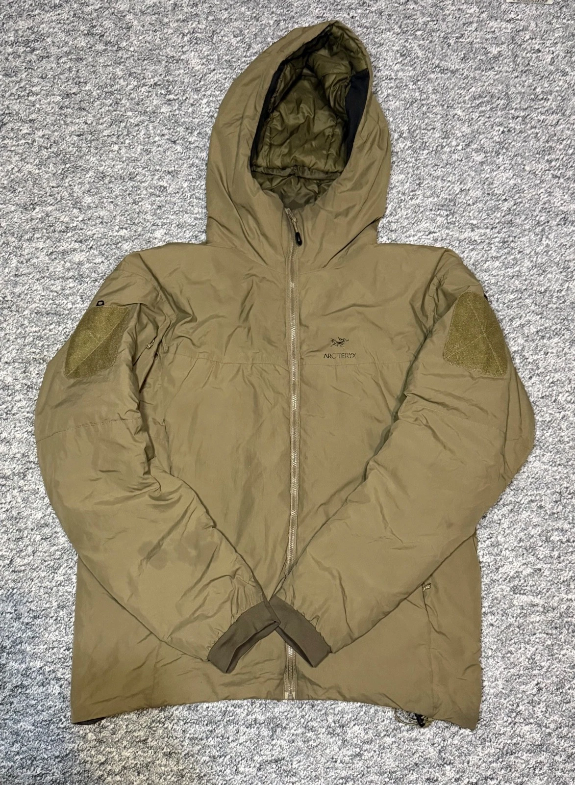 Arc'teryx LEAF Cold Weather Insulated Hooded Jacket Men's Size L Coyote Brown