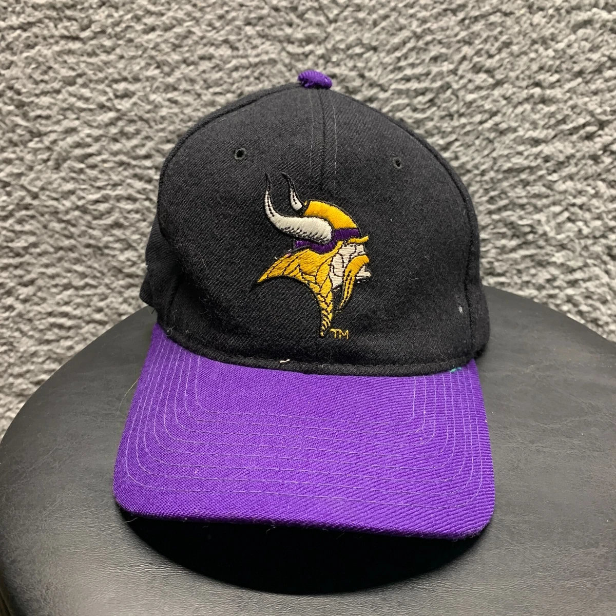 Vintage Minnesota Vikings Hat Cap Adult Black Purple Snap Back Starter Wool