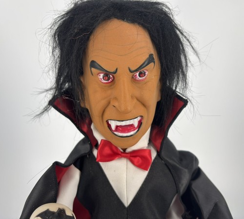 Figura de colección Telco Motionettes vampiro Halloween Drácula luces sonido 18" - Imagen 6 de 15