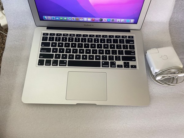 Apple Macbook Air 13" 2017 Core i5 1.8GHZ 8GB 256gb SSD OS Monterey A1466 4