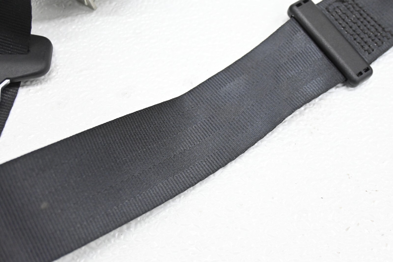 ⭐ 14-21 Maserati Quattroporte Rear Center Middle Upper Seat Belt Retractor Oem
