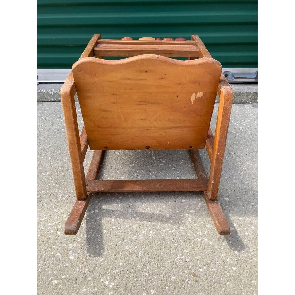 Mecedora balancín vintage de madera curvada para bebé Foto 4 de 4