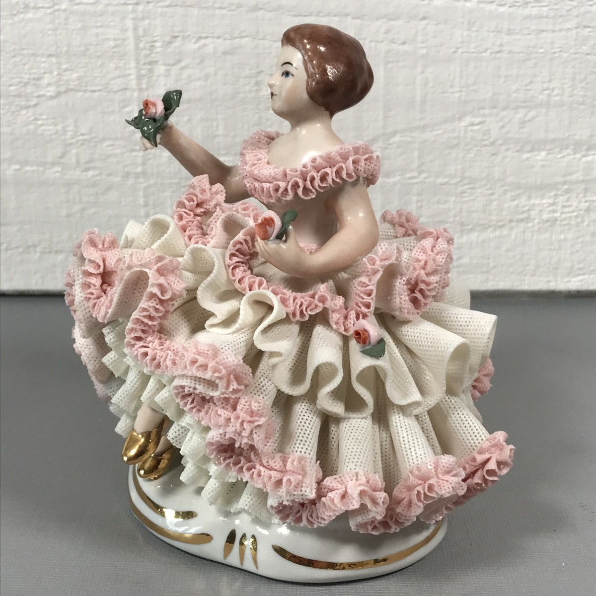 Dresden レース人形　花を愛でる貴婦人　大　アンティーク Dresden レース人形花を愛でる貴婦人大アンティーク