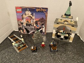 LEGO Harry Potter 4714: Gringotts Bank; Complete, Minifigures & Instructions VGC