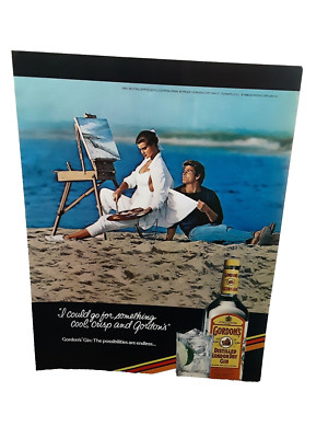 1986 Gordons Gin Woman Painting On The Beach Original Print Ad vintage 80s