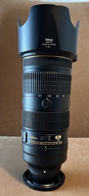 Lichtstarkes Nikon Zoom-Objektiv Nikkor AF-S 70-200 mm f/2,8E FL ED VR