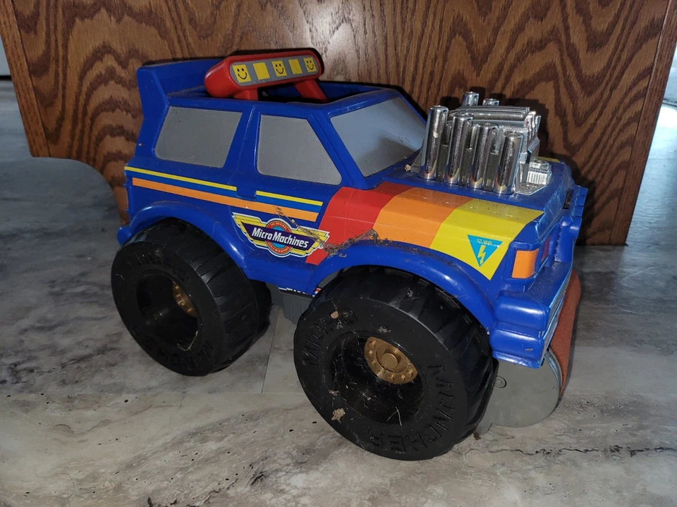 Vintage 1991 Galoob Micro Machines GTX2 Micro Muncher Truck 90s Toy Pickup Blue - Image 3 of 4