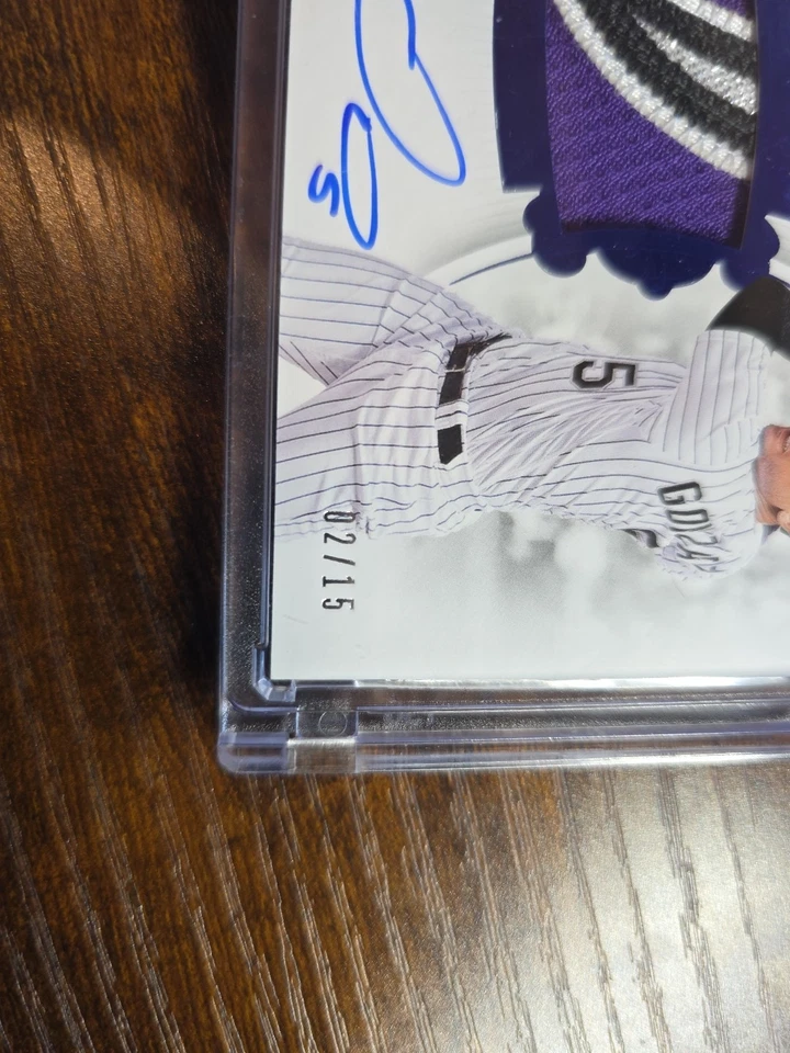 2018 Panini Flawless бейсбол сапфир Карлос Гонсалес нашивка с автографом #PA-CG 2/15 - Изображение 3 из 4