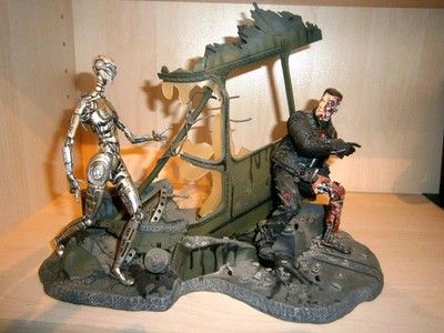 TERMINATOR 3 RISE OF THE MACHINES THE END BATTLE DIORAMA VON McFARLANE