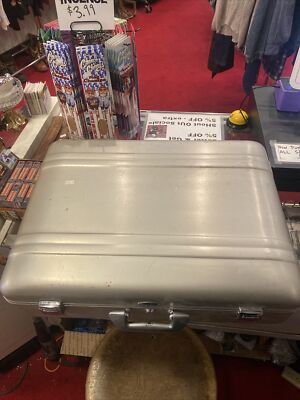 Zero Centurion Elite aluminum camera/equipment case 25'' x 18'' x 7''