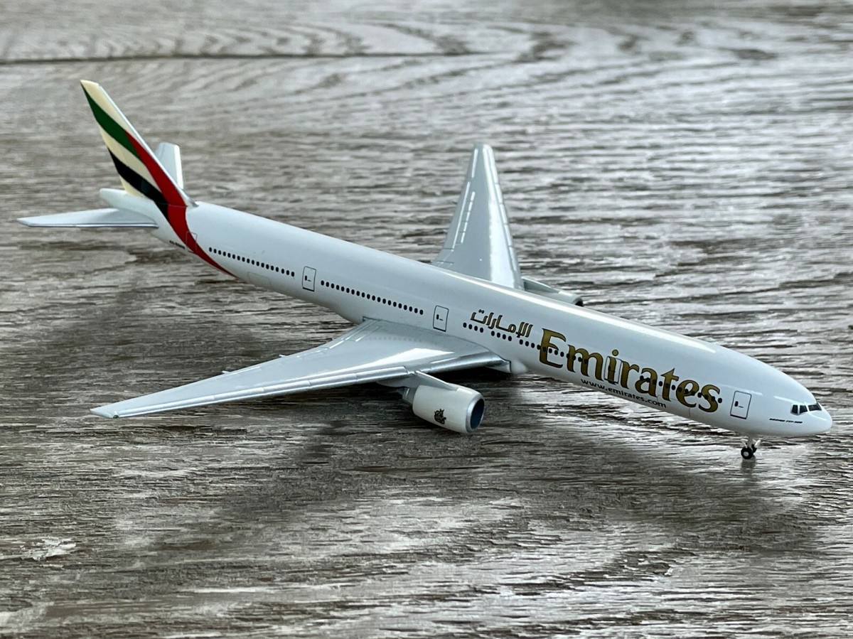ダイキャスト Boeing 777-300ボーイング　1/500 Herpa Herpa Wings Qatar Airways 1:500 Boeing 777-300ER A7-BEB