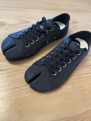 Margiela Tabi Men s Casual Sneaker. Size 40.