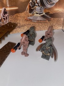 Lego Geonosian Fighter (4478) 100% Complete W/ All Figures. Excellent W/ Manual.