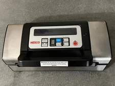 Nesco Deluxe Food VS-12 Vacuum Sealer, 130 Watts Compact Silver NEW