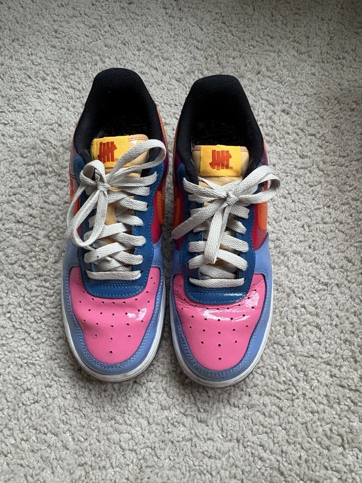 NIKE Undefeated x Air Force 1 Low 'Total Orange' talla EU 38.5. RPR $350. Foto 4 de 4