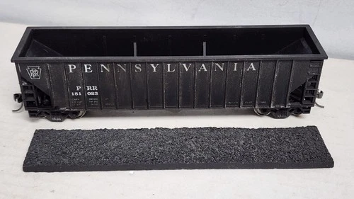 Pennsylvania Railroad 3 bay hopper car 181023 w Load Kadee Metal Wheels HO Scale - Picture 4 of 7