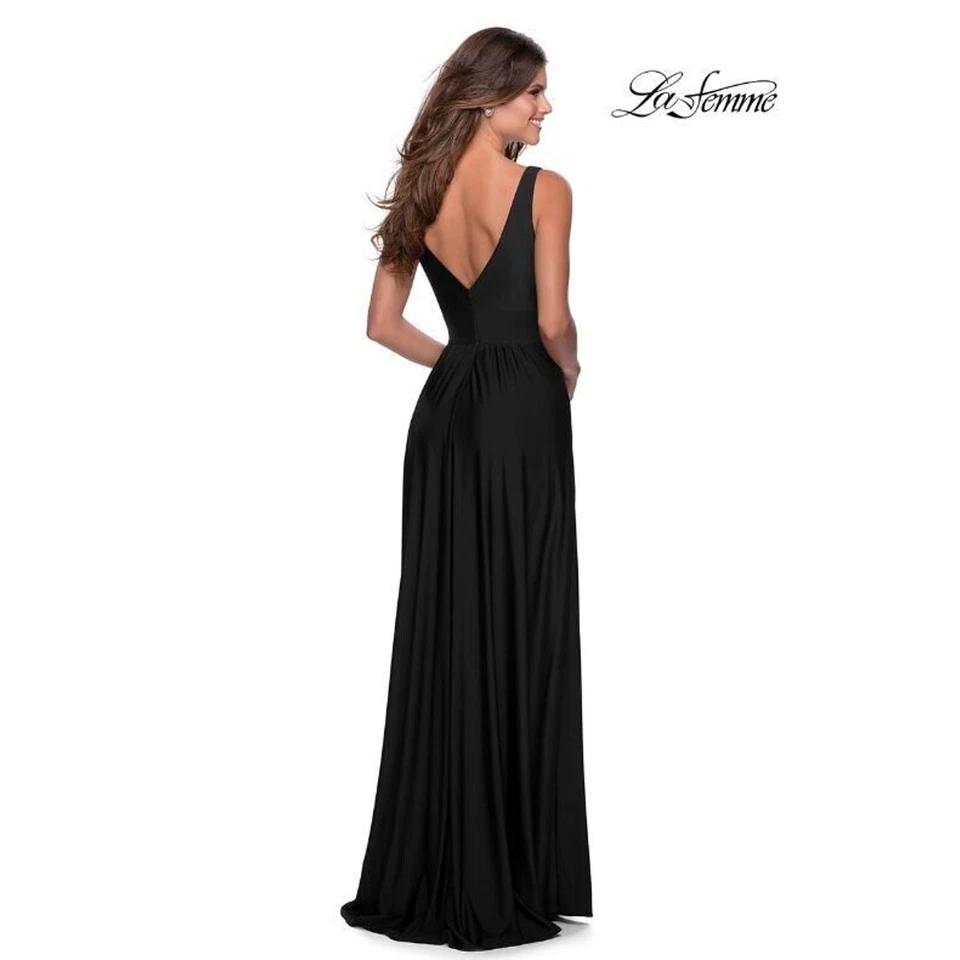 La Femme Women's Deep V-Neck Empire Waist Sleeveless Gown in Black Size 2 $318 - Image 2 of 3