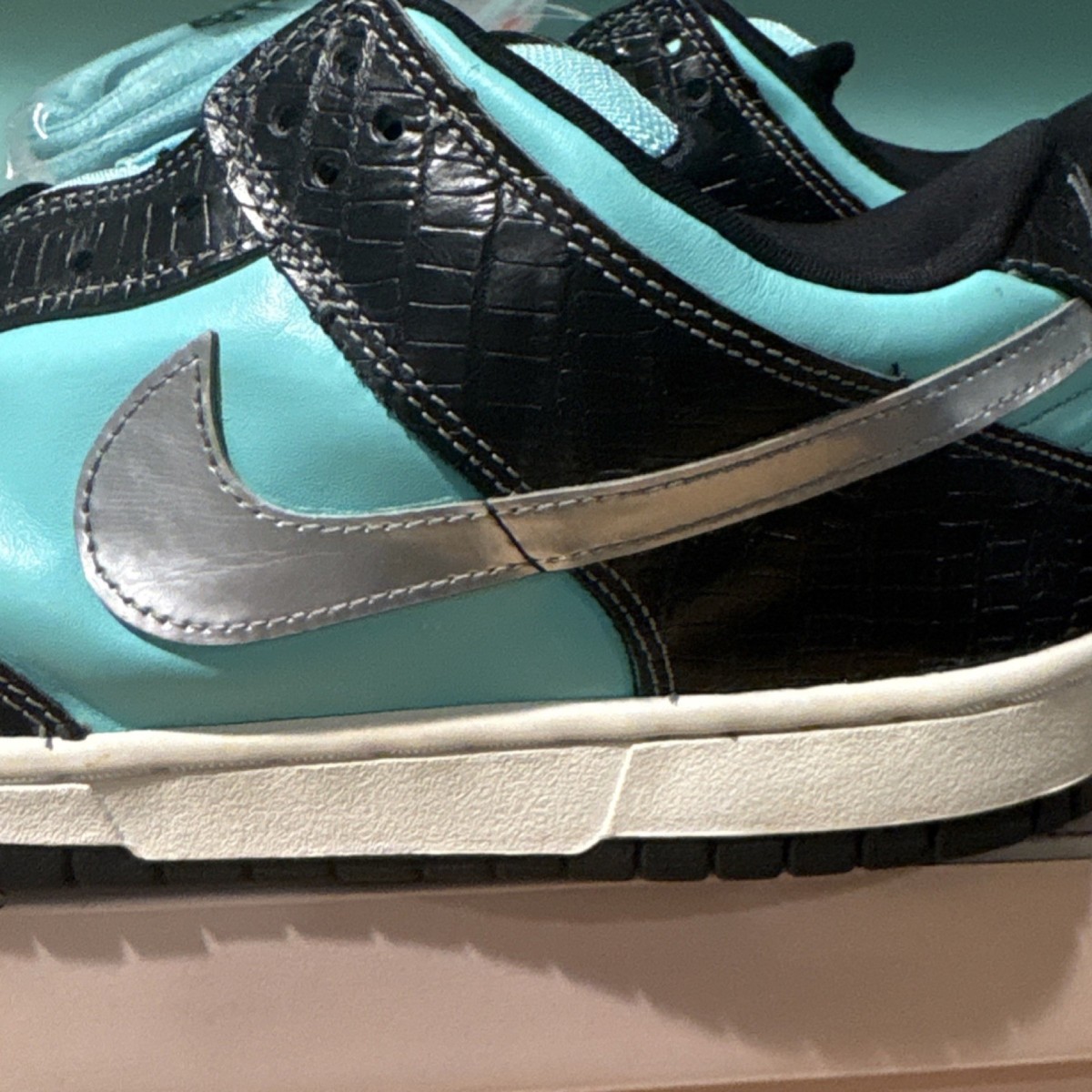 Size 11.5 - Nike SB Dunk Low Pro x Diamond Supply Co. Tiffany for