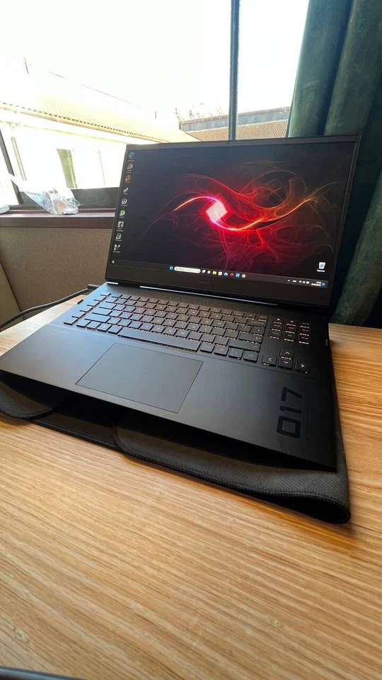 HP Omen 17-17.3" RTX3070 (135W) Intel Core i7-11800H, 4.60GHz Gaming Laptop - Image 4 of 4