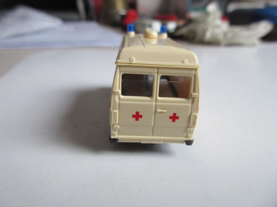 Wiking 1:87 Mercedes 207D DRK !!! - Immagine 3 di 3