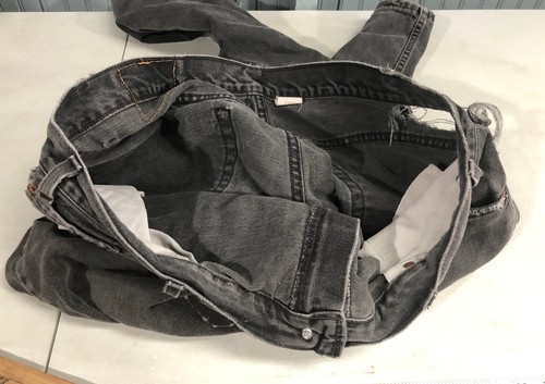 Jeans da uomo Levi's Beat Up Destroyed in denim nero 42 x 32 COSÌ COM'È - Foto 8 di 12