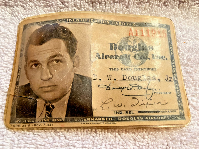 AUTHENTIC DONALD DOUGLAS Jr. DOUGLAS AIRCRAFT COMPANY IDENTIFICATION BADGE