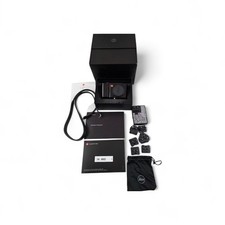 LEICA T (TYP 701) CAMERA BODY wIth charger an...