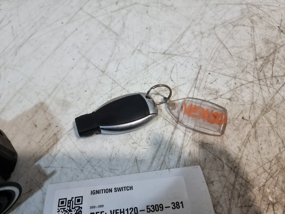 Mercedes C-Class Ignition Switch & Fob Key 2009 W204 PreFacelift OEM A2079057201 - Image 4 of 4