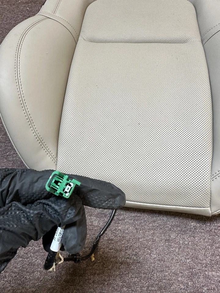 Lincoln Continental 2017-2020 asiento superior delantero derecho cojín respaldo OEM Foto 3 de 4