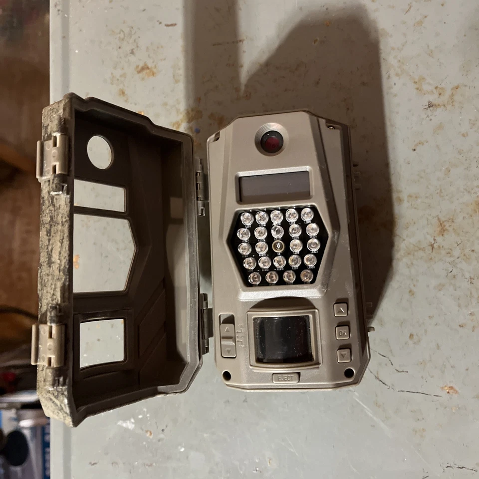 Tasco 119272CW 10MP Trail Camera 12MP Tasco Low Glow 119274CW  Two trail Cameras - Image 2 of 4