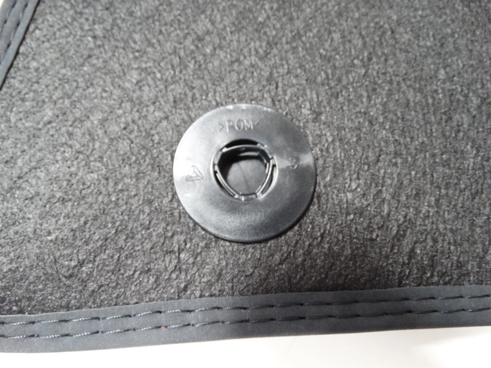 2019-2023 Nissan Altima SR Genuine OEM Carpet Floor Mat sets T99E2-6CA0B Foto 4 de 4