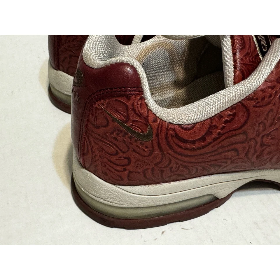 Nike Women's Airmax Size 10 Leather Maroon Paisley Print - Image 4 of 4
