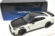 AUTOart 1/18 Brilliant White Pearl Nissan GT-R R35 NISMO Special Edition Minicar