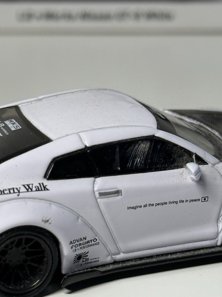 MINIGT LB★Works Nissan GT-R White 64LHD MINI GT LB Works Nissan GT-R Matte White #9 Toys“R”Us Japan