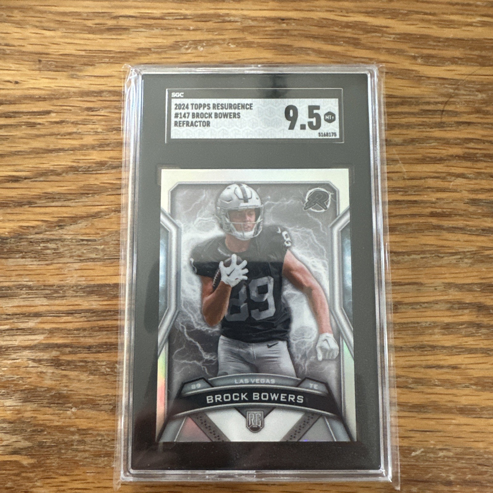 2024 Topps Resurgence - Rookies Brock Bowers #147 Refractor (RC)