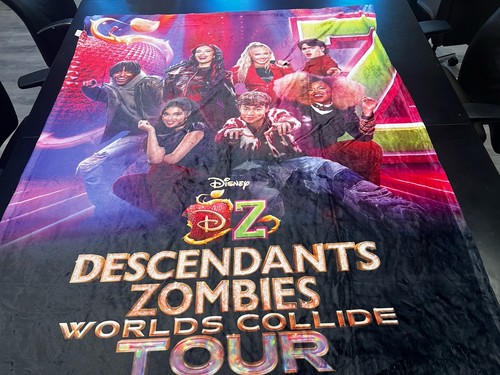 Disney Descendants Zombies Worlds Collide Tour Decke