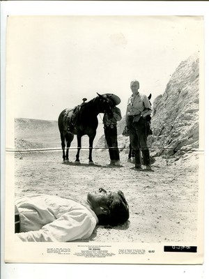 REWARD-1965-8X10 PROMO STILL-MAX VON SYDOW-EFREM ZIMBALIST JR-WESTERN-DRAMA