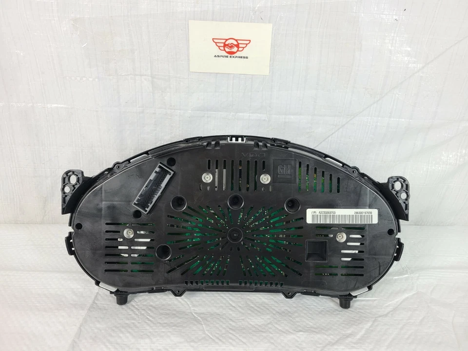 2010 GMC Terrain Speedometer Instrument Cluster Gauge KPH 20919741 OEM - Image 3 of 4