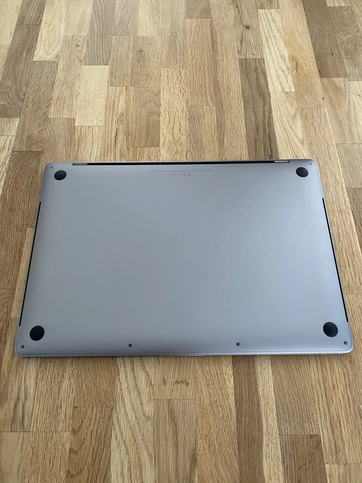 Apple MacBook Pro 15" 2016 · i7 · 16GB · 500GB, photo 2 sur 5