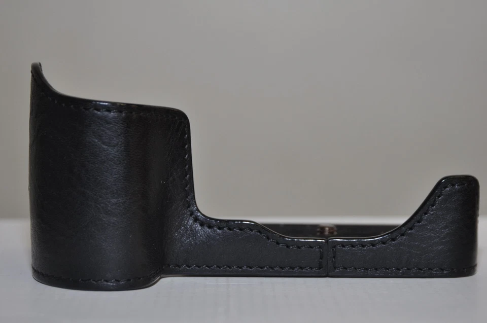 Media funda de cuero negra GARIZ XS-CHNX30M para cámara Samsung NX30 ***NUEVA*** Foto 2 de 4