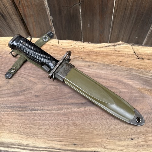 US M6 Bayonet With Scabbard