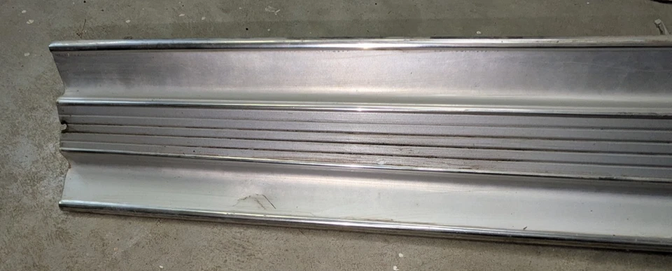 Plymouth Fury III 1968 sedán de 4 puertas acabado maletero panel moldura OEM Foto 4 de 4