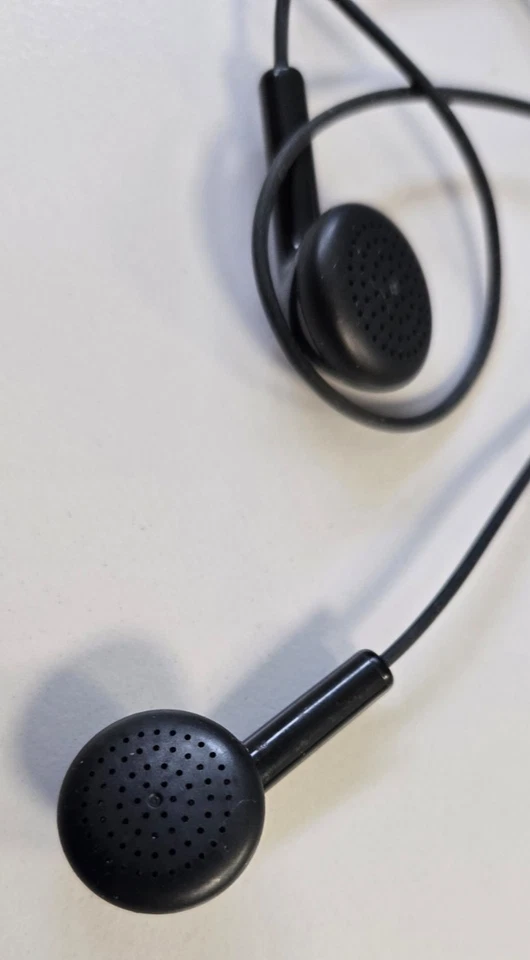 Genuine Nokia WH-102 Black In-Ear Only Headsets - Image 4 of 4