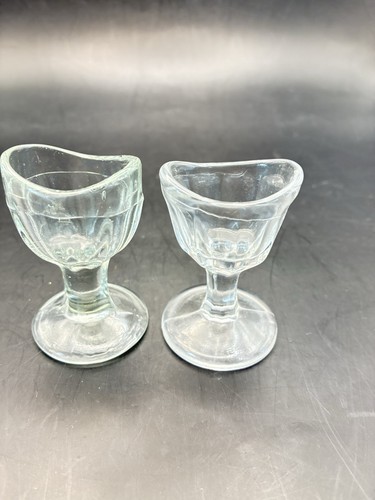 2 Eye Wash Baths In Clear Glass With Pedestal Base Vintage - Picture 3 of 6