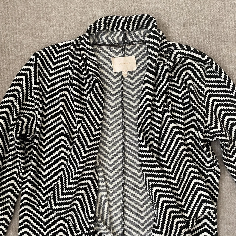 Cárdigan Skies Are Azul Mujer Pequeño Negro Blanco Cascada Frente Abierto Suéter Foto 2 de 4