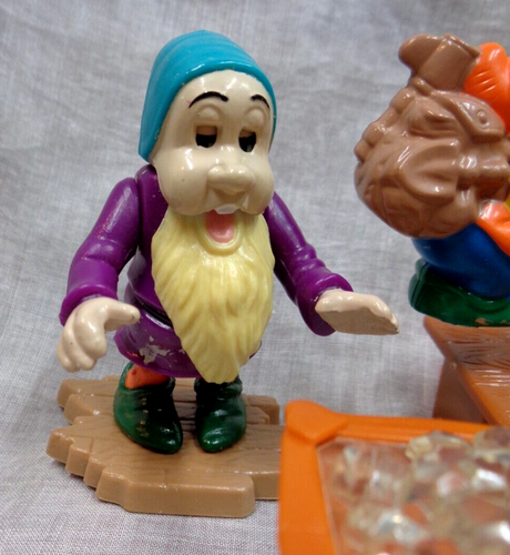 (1) DISNEY Lot/7 pcs SNOW WHITE & THE SEVEN DWARFS ~ Cake Topper / Toys - 第 2/8 張圖片