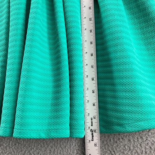 Abito AGACI verde con cintura aderente e svasato taglia M corto senza maniche mini carino - Foto 10 di 18